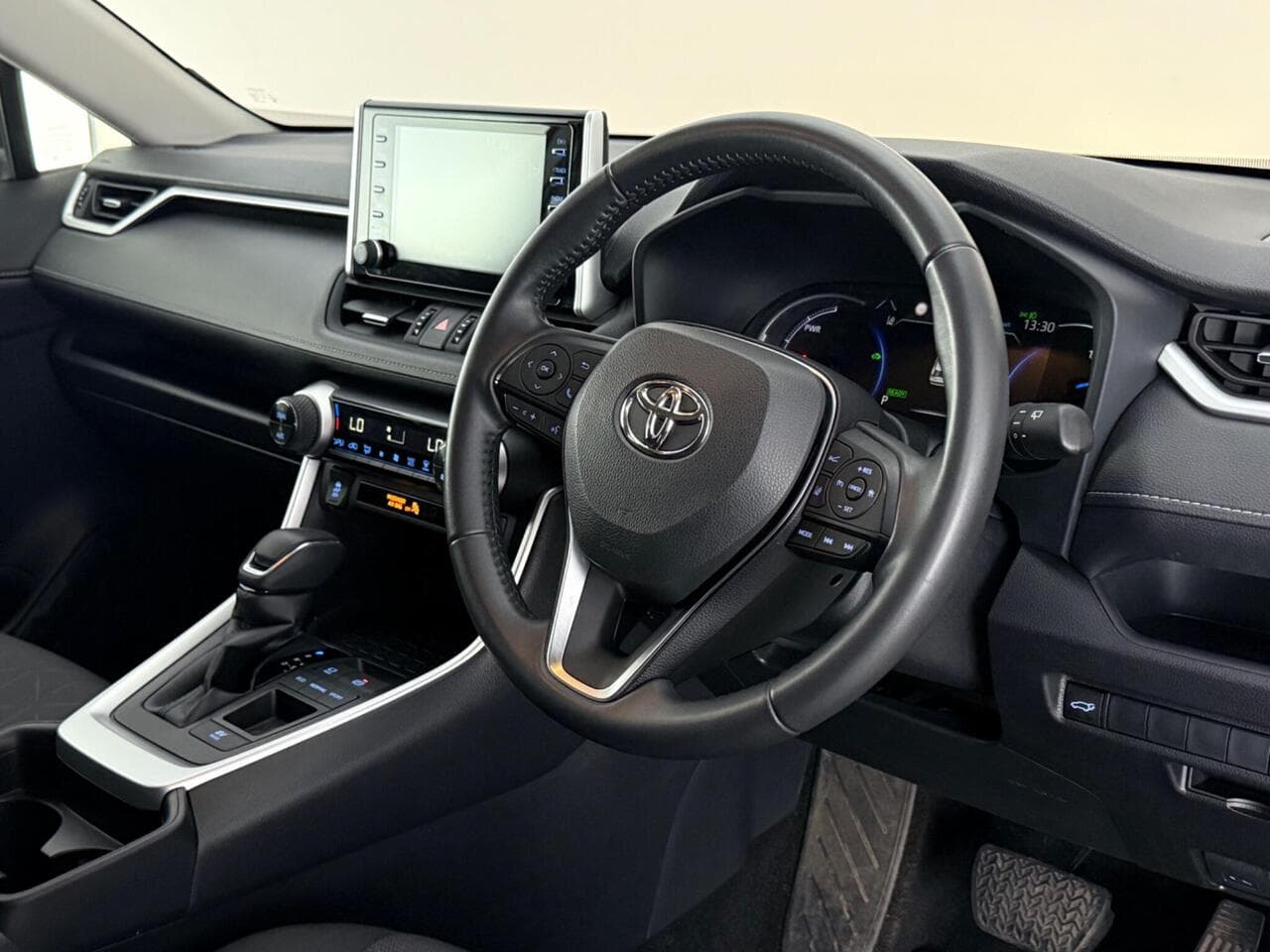 Toyota RAV4 thumbnail Steering Wheel