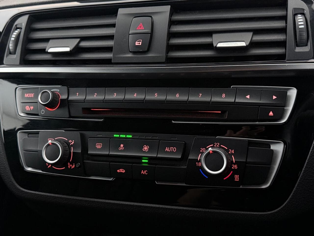 BMW 1 Series thumbnail Infotainment System