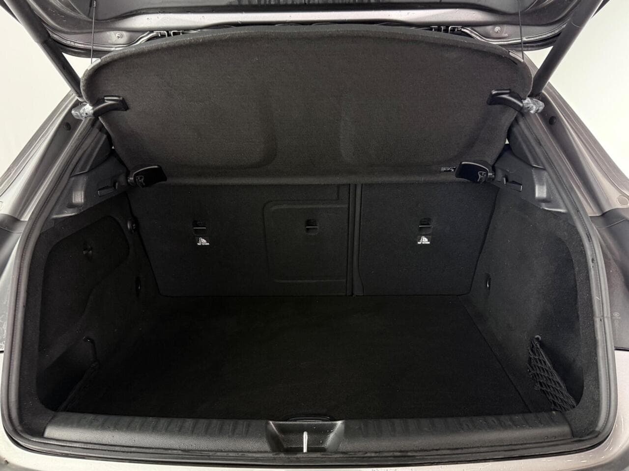 Mercedes-Benz GLA thumbnail Boot