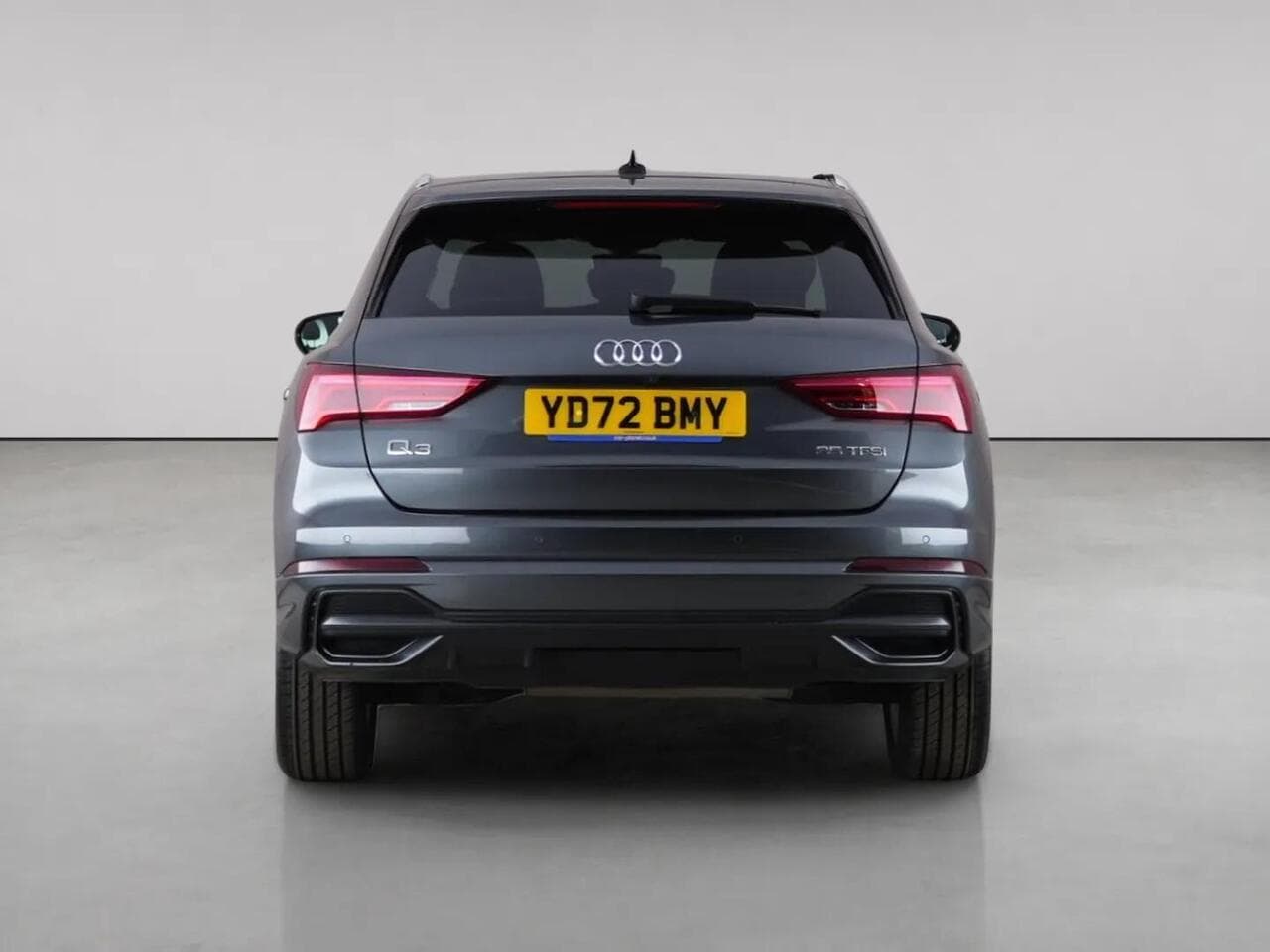 Audi Q3 thumbnail Rear