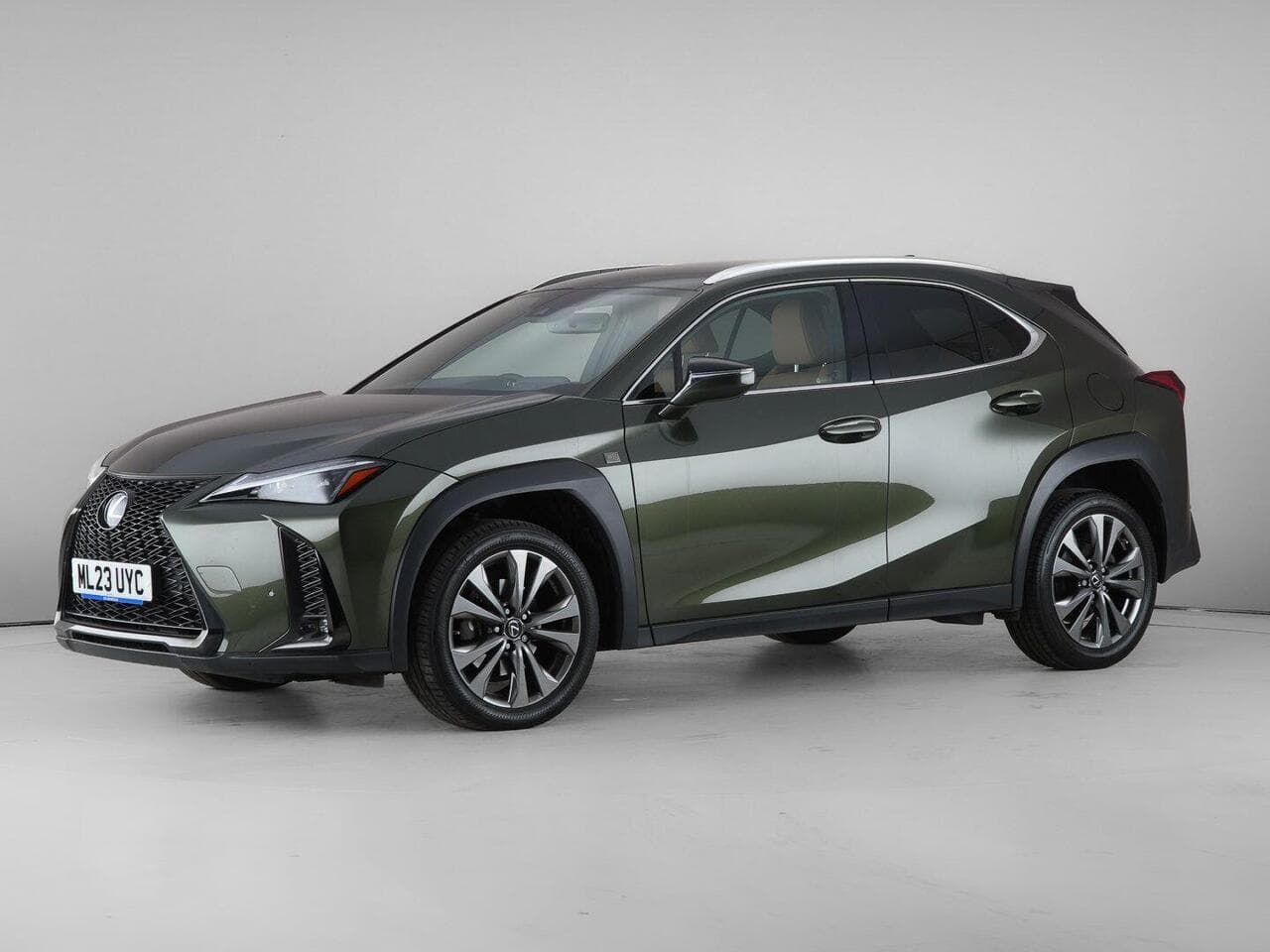 Lexus UX thumbnail Front Left