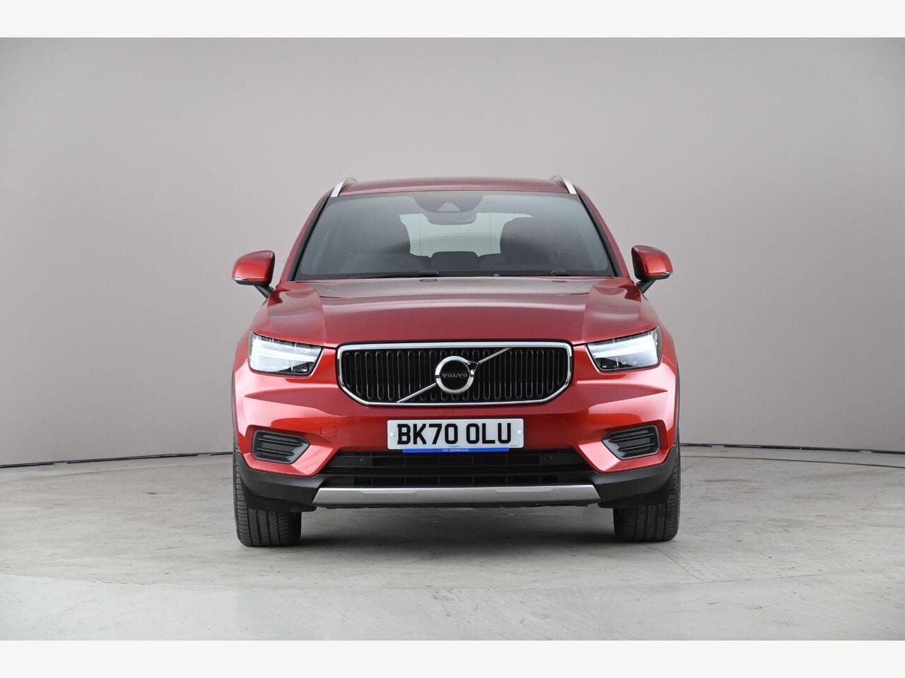 Volvo XC40 thumbnail Front