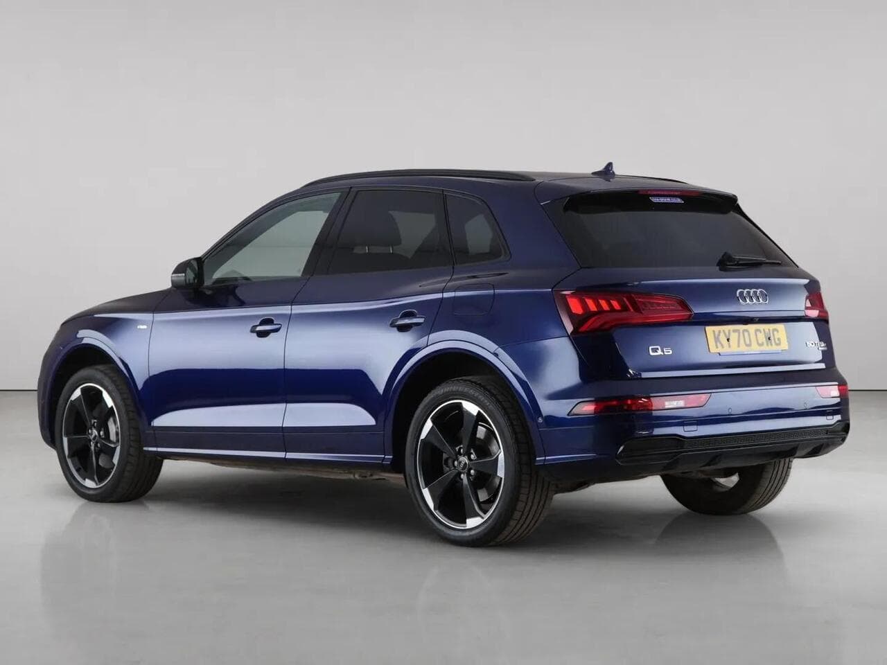 Audi Q5 thumbnail Rear Left