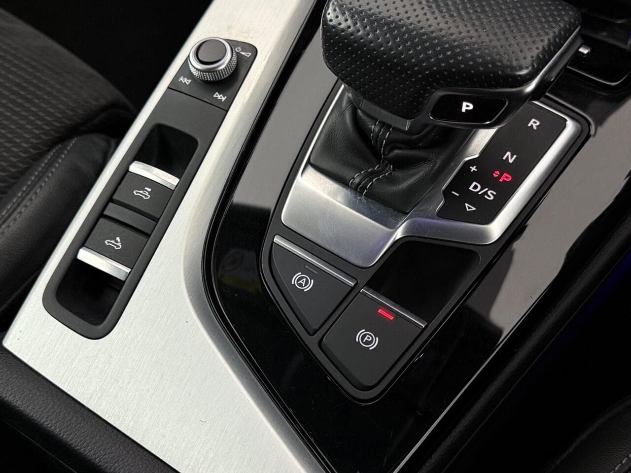 Audi A5 Cabriolet thumbnail Misc Controls