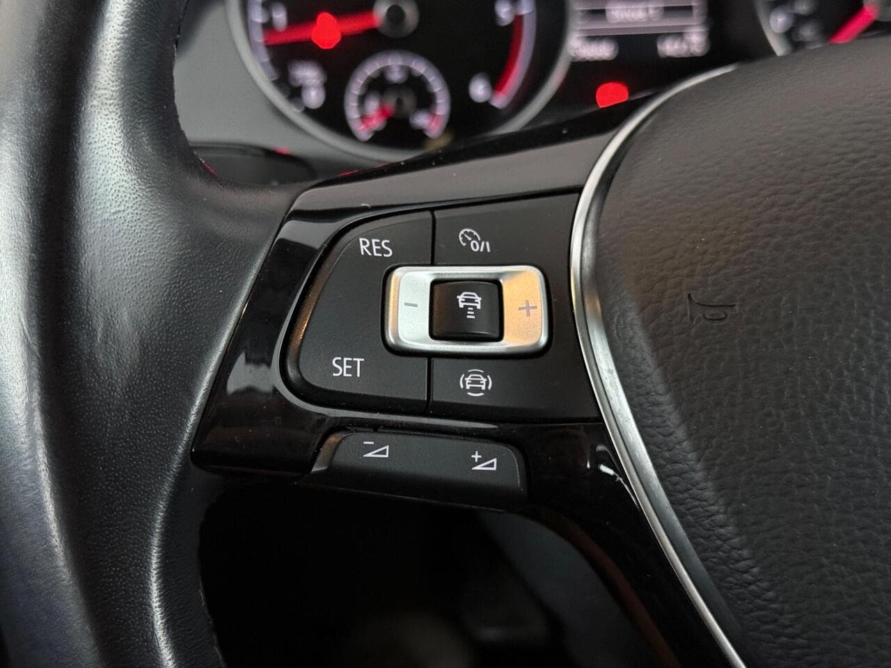 Volkswagen Golf thumbnail Misc Controls
