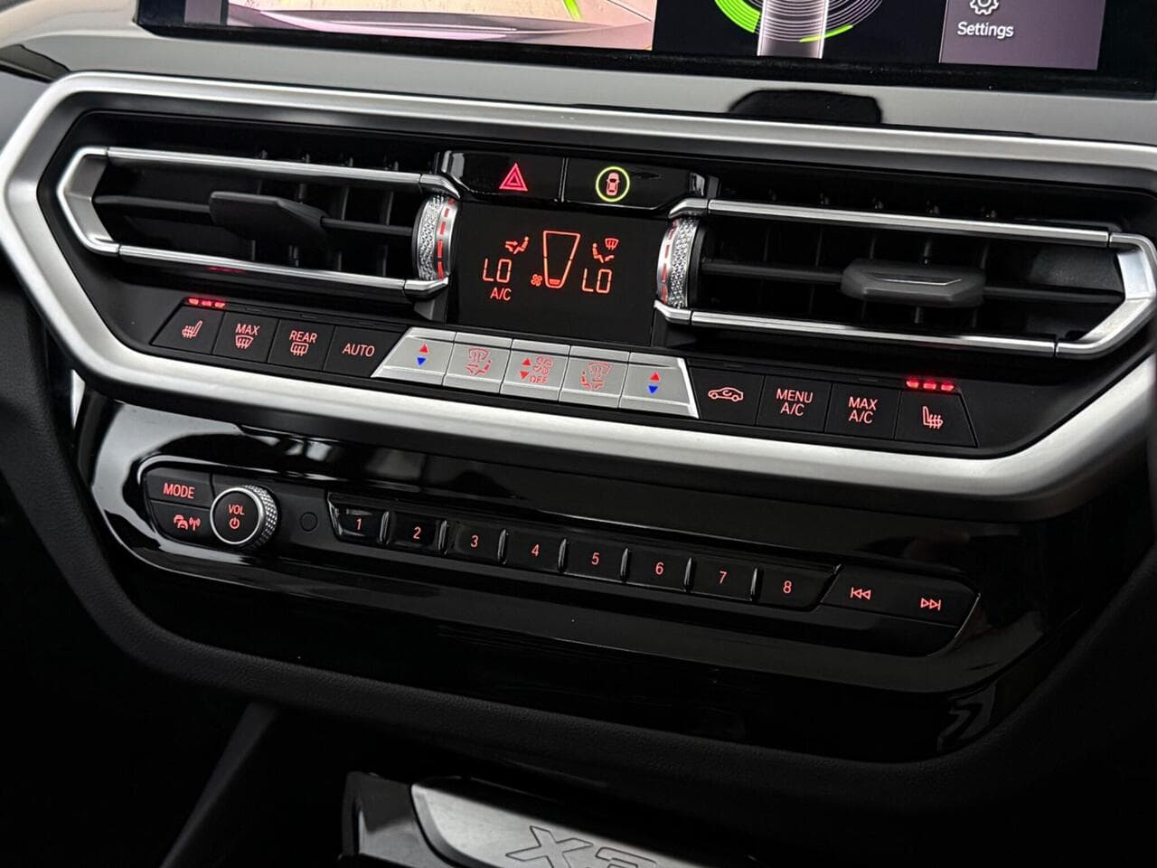 BMW X3 thumbnail Infotainment System