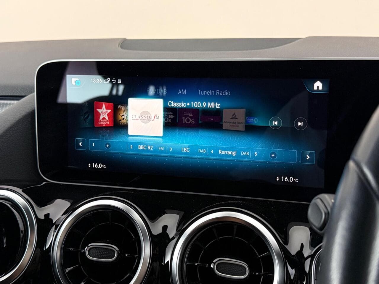 Mercedes-Benz GLA thumbnail Infotainment System