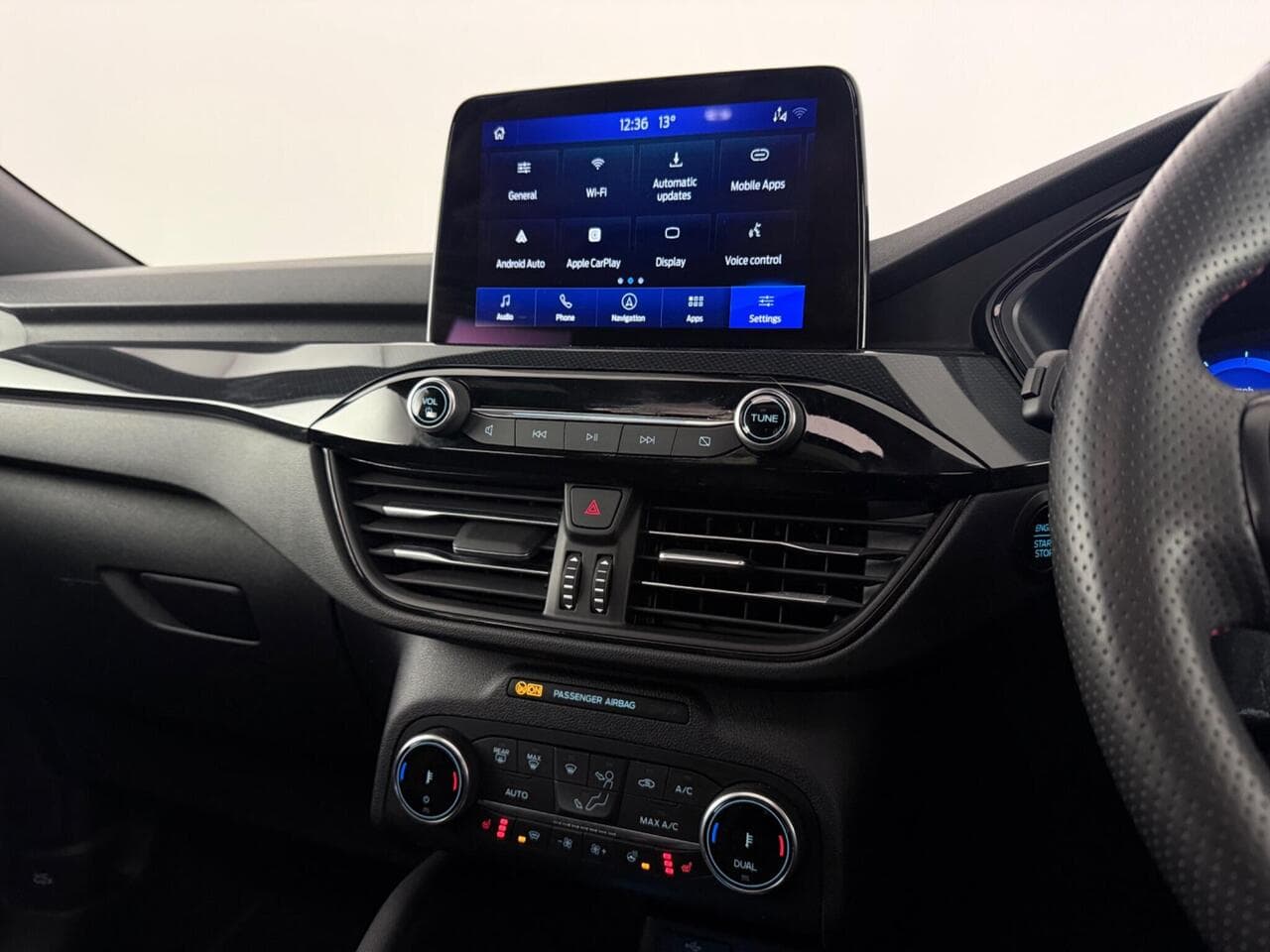 Ford Kuga thumbnail Infotainment System