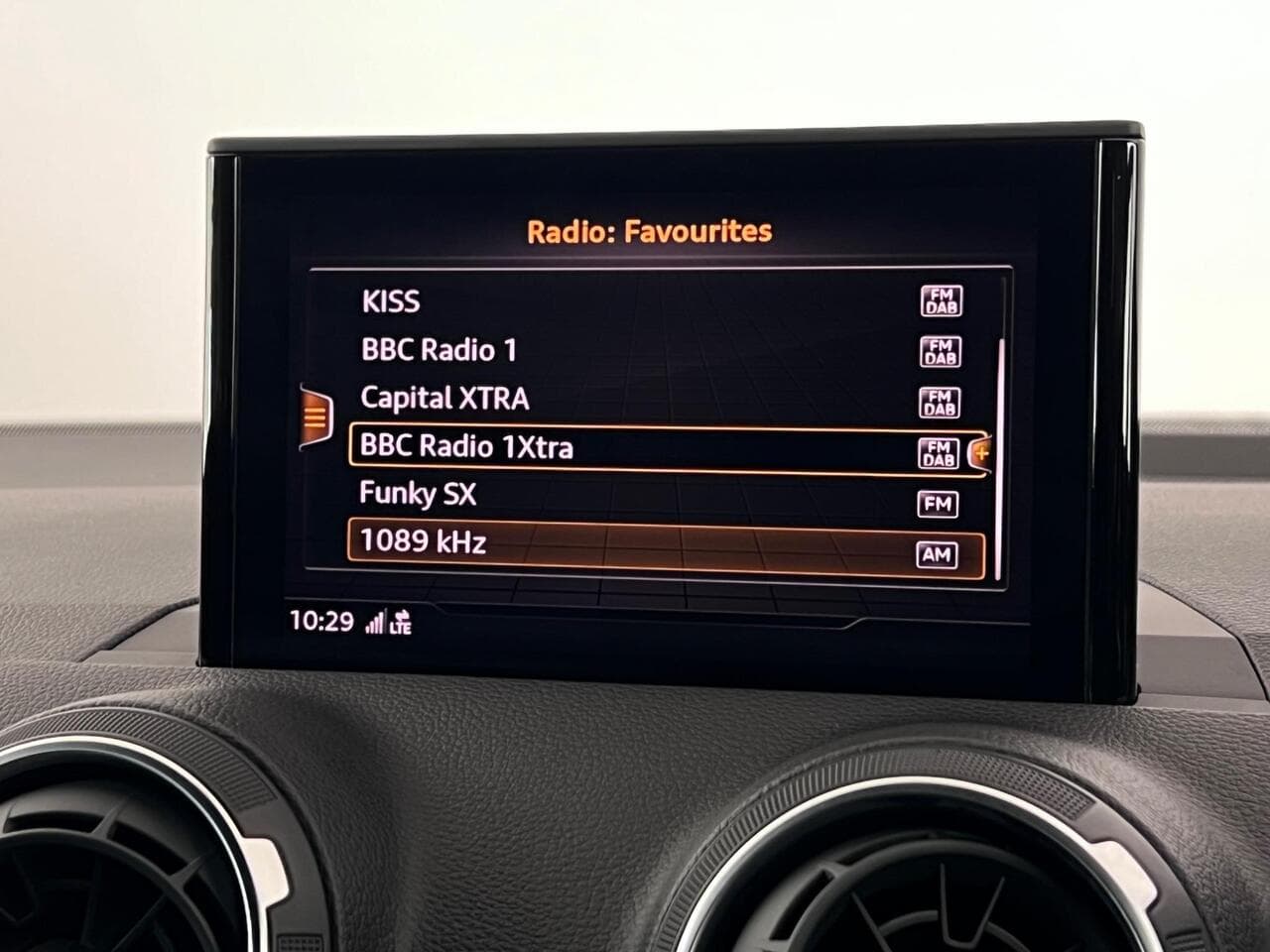 Audi Q2 thumbnail Infotainment System