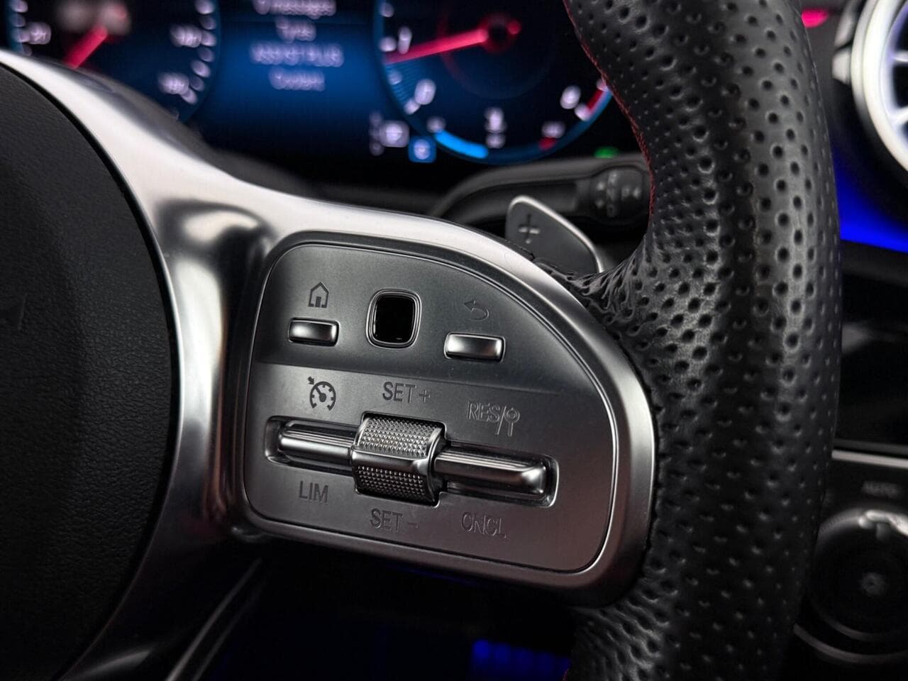 Mercedes-Benz A Class thumbnail Misc Controls