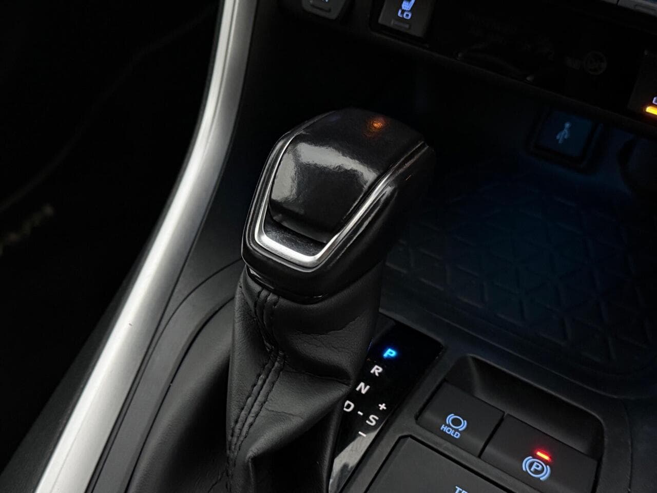 Toyota RAV4 thumbnail Misc Controls