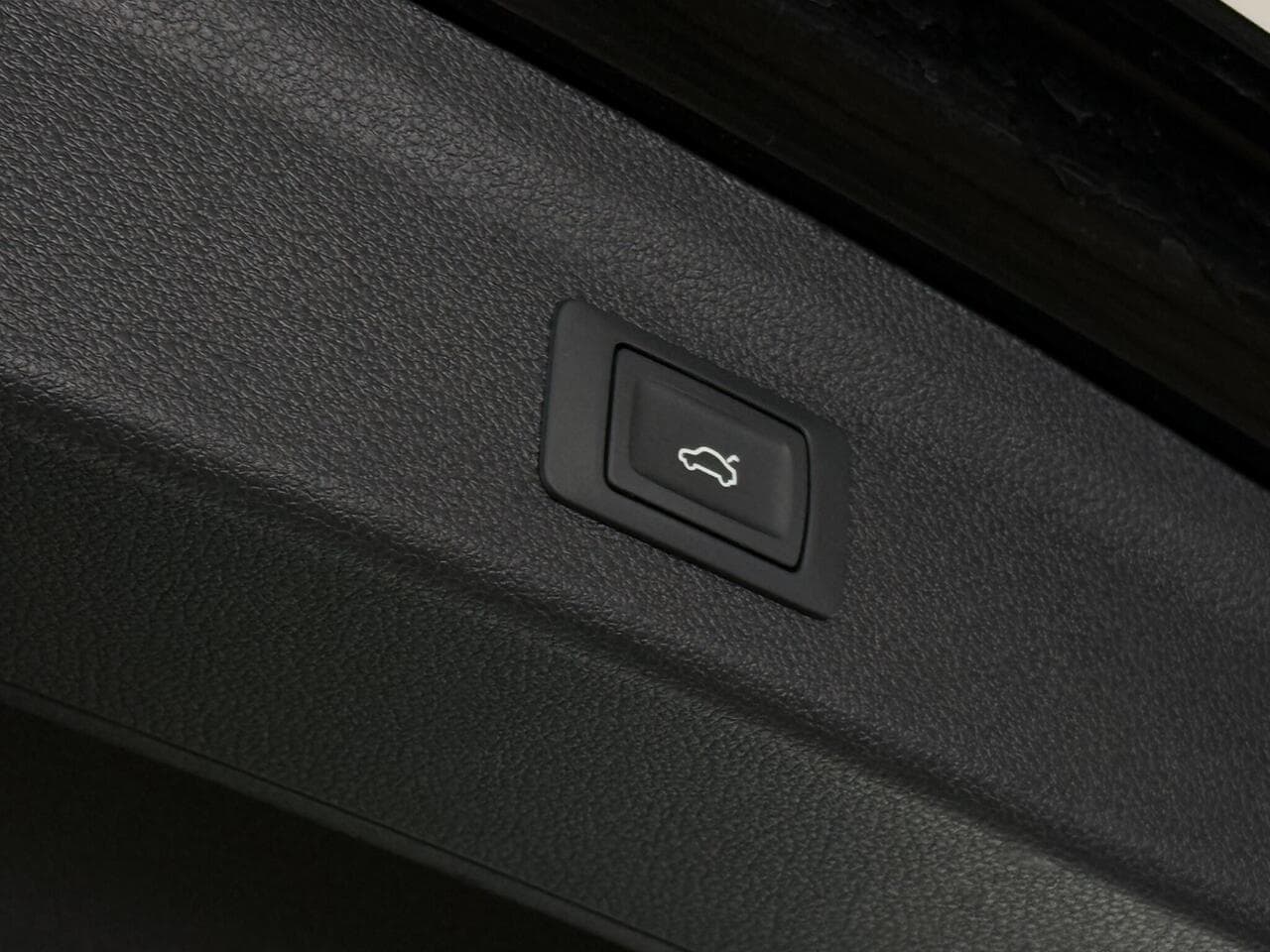 Audi Q3 thumbnail Misc Controls
