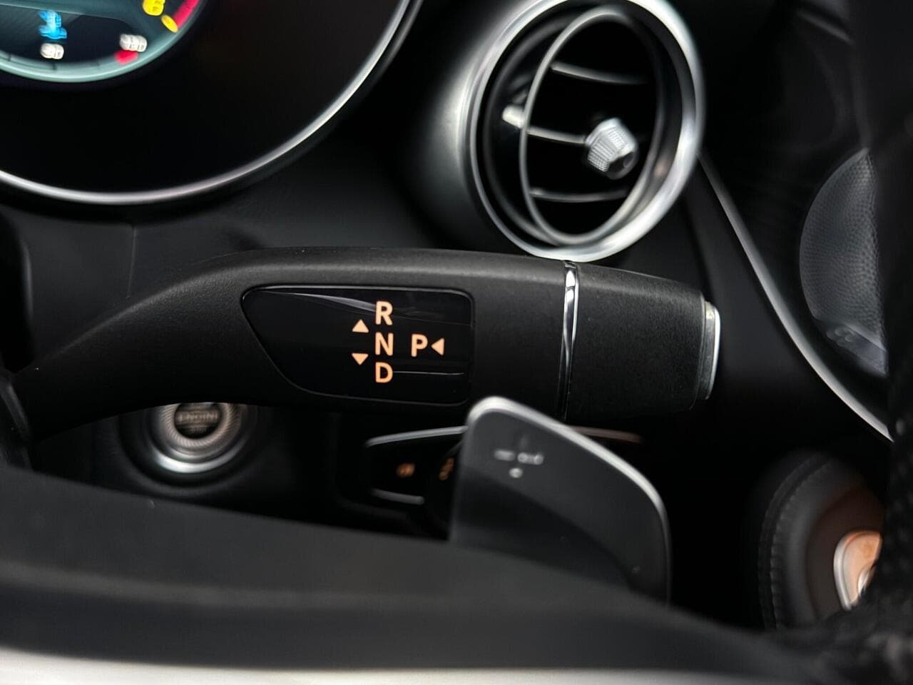 Mercedes-Benz GLC thumbnail Misc Controls