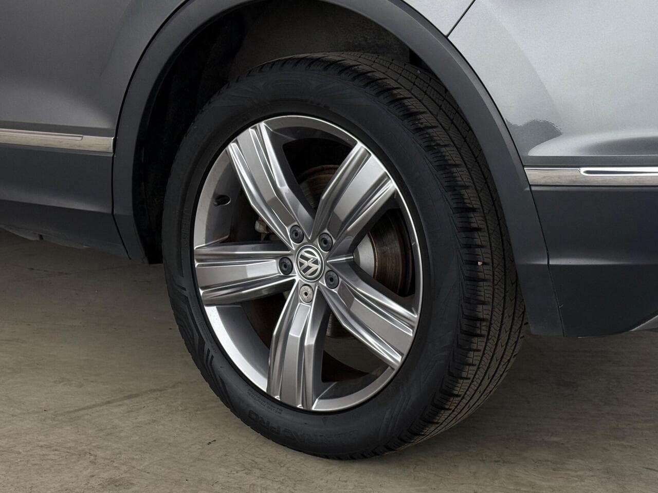 Volkswagen Tiguan thumbnail Wheel