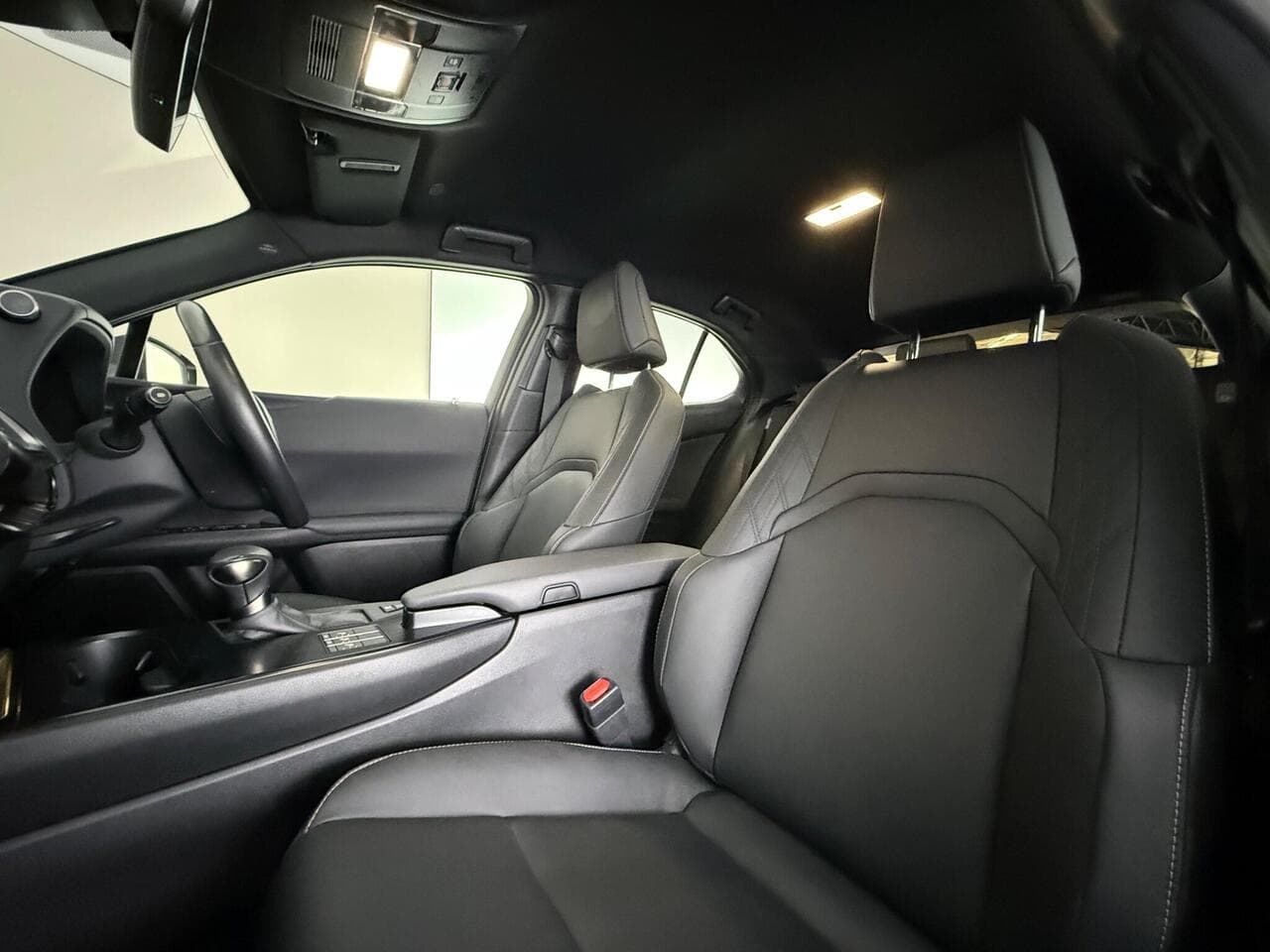 Lexus UX thumbnail Seat Front Passenger