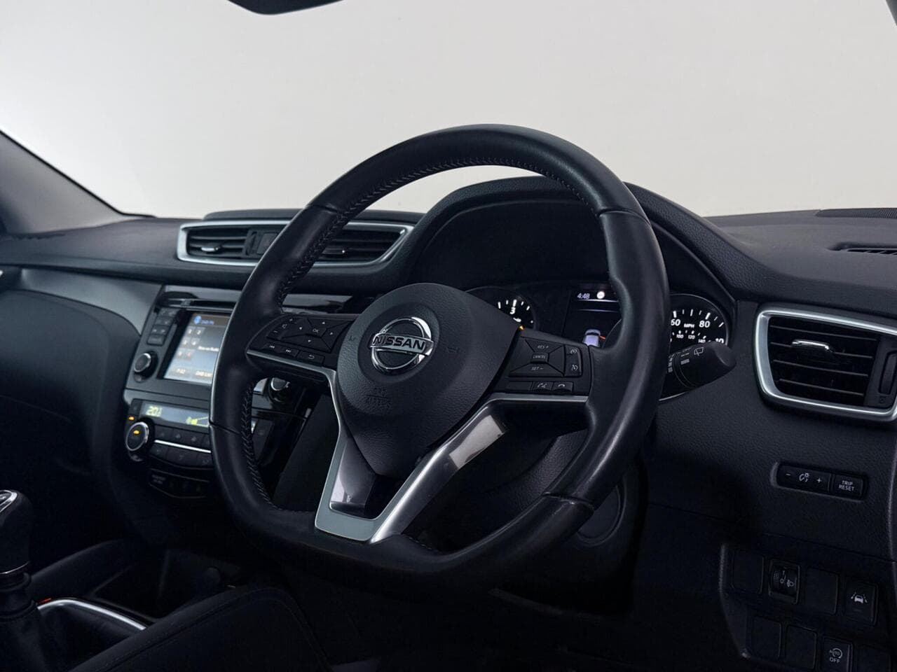Nissan Qashqai thumbnail Steering Wheel