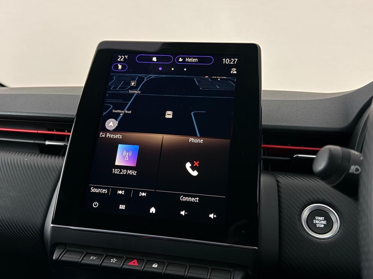 Renault Clio thumbnail Infotainment System
