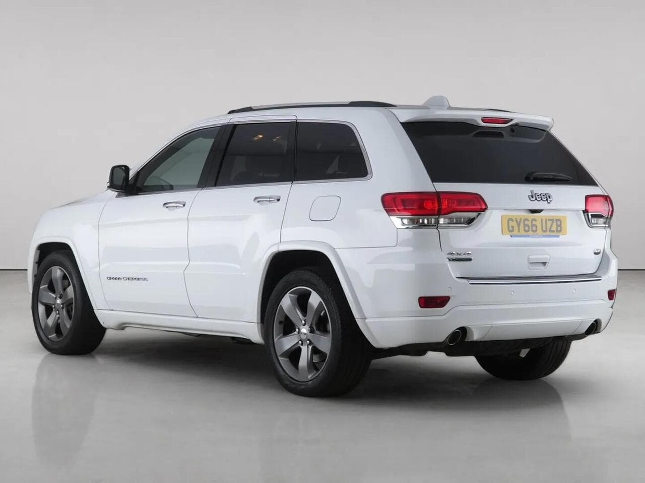 Jeep Grand Cherokee thumbnail Rear Left
