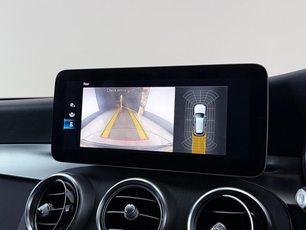 Mercedes-Benz GLC thumbnail Infotainment System