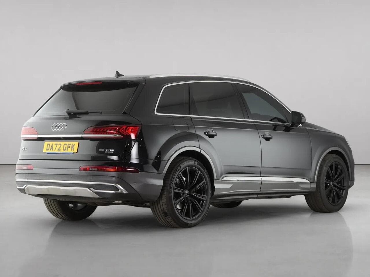 Audi Q7 thumbnail Rear Right