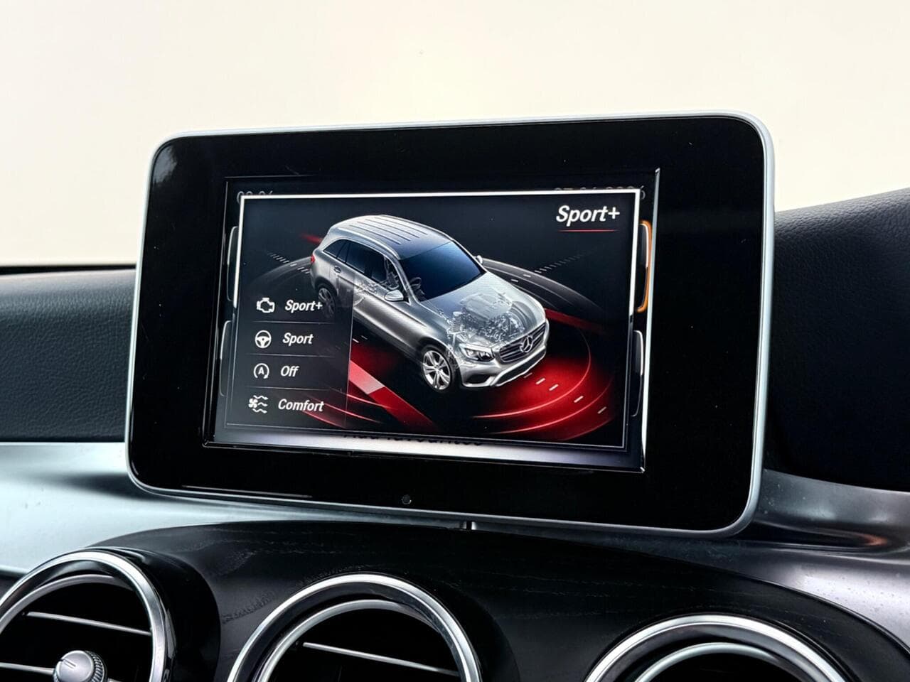 Mercedes-Benz GLC thumbnail Infotainment System