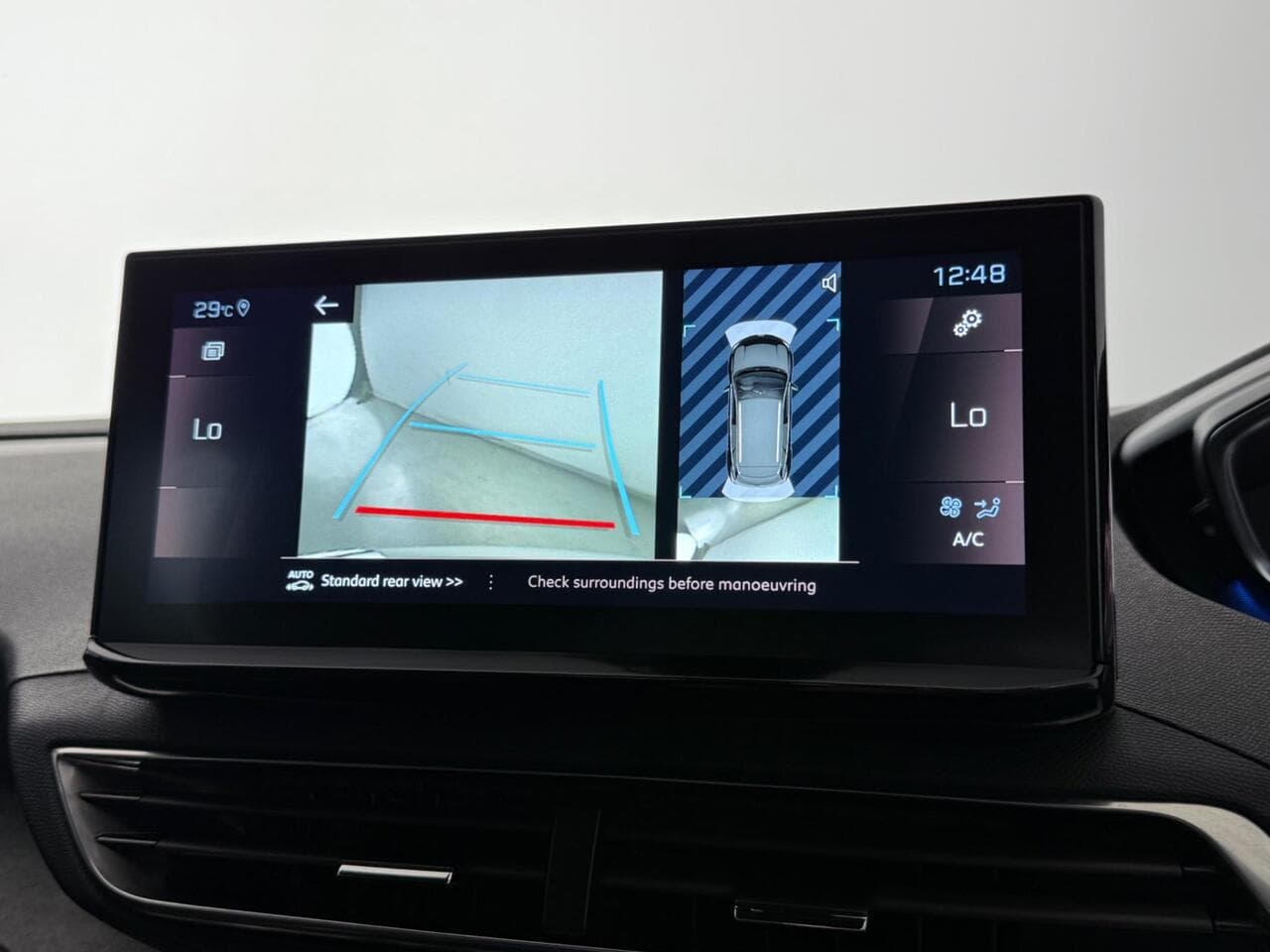 Peugeot 3008 thumbnail Infotainment System