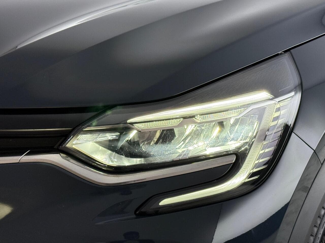Renault Captur thumbnail Lights Front
