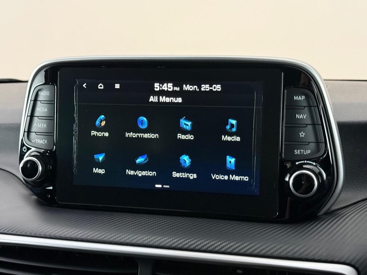 Hyundai TUCSON thumbnail Infotainment System