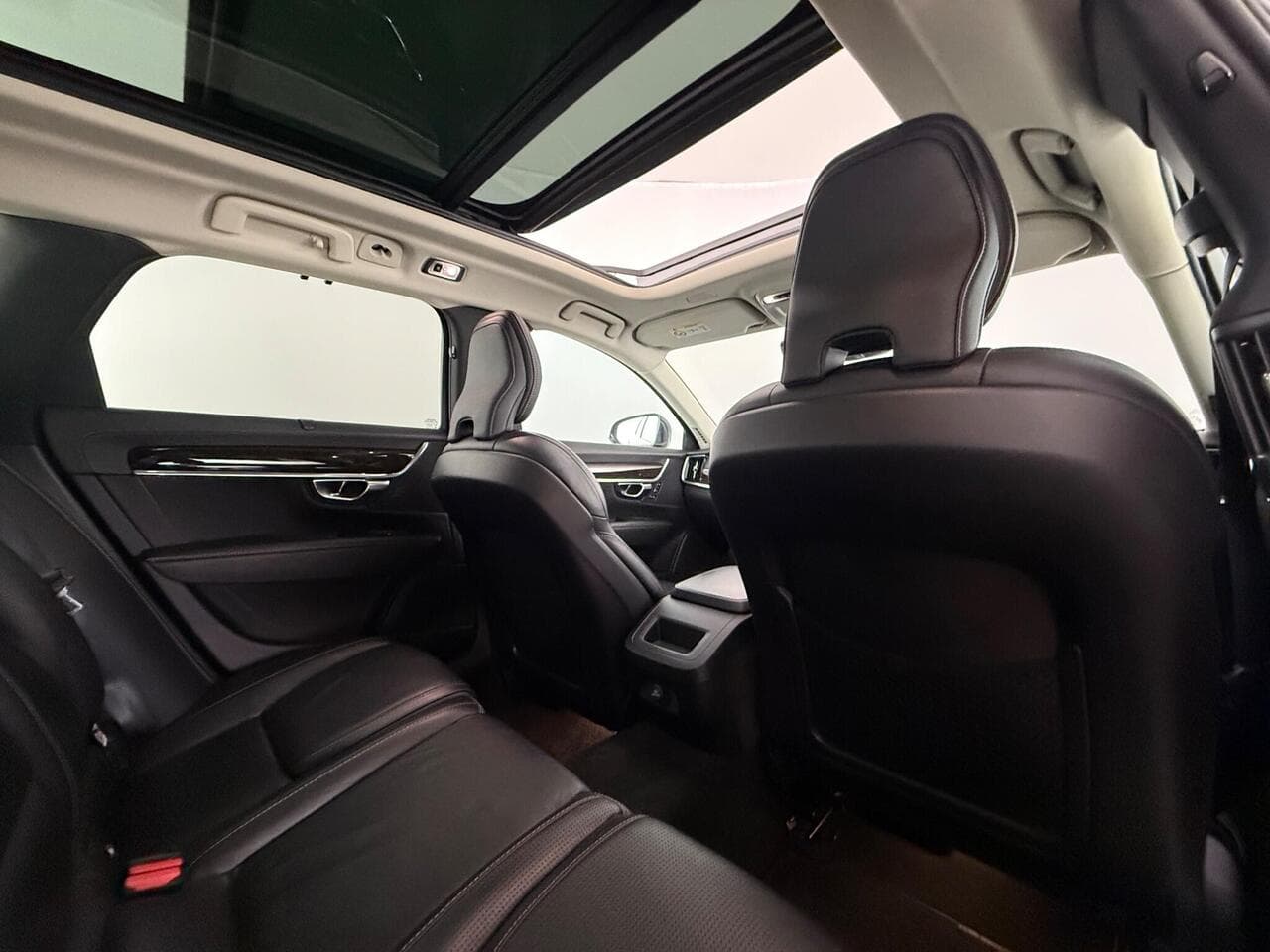 Volvo V90 thumbnail Seats Rear