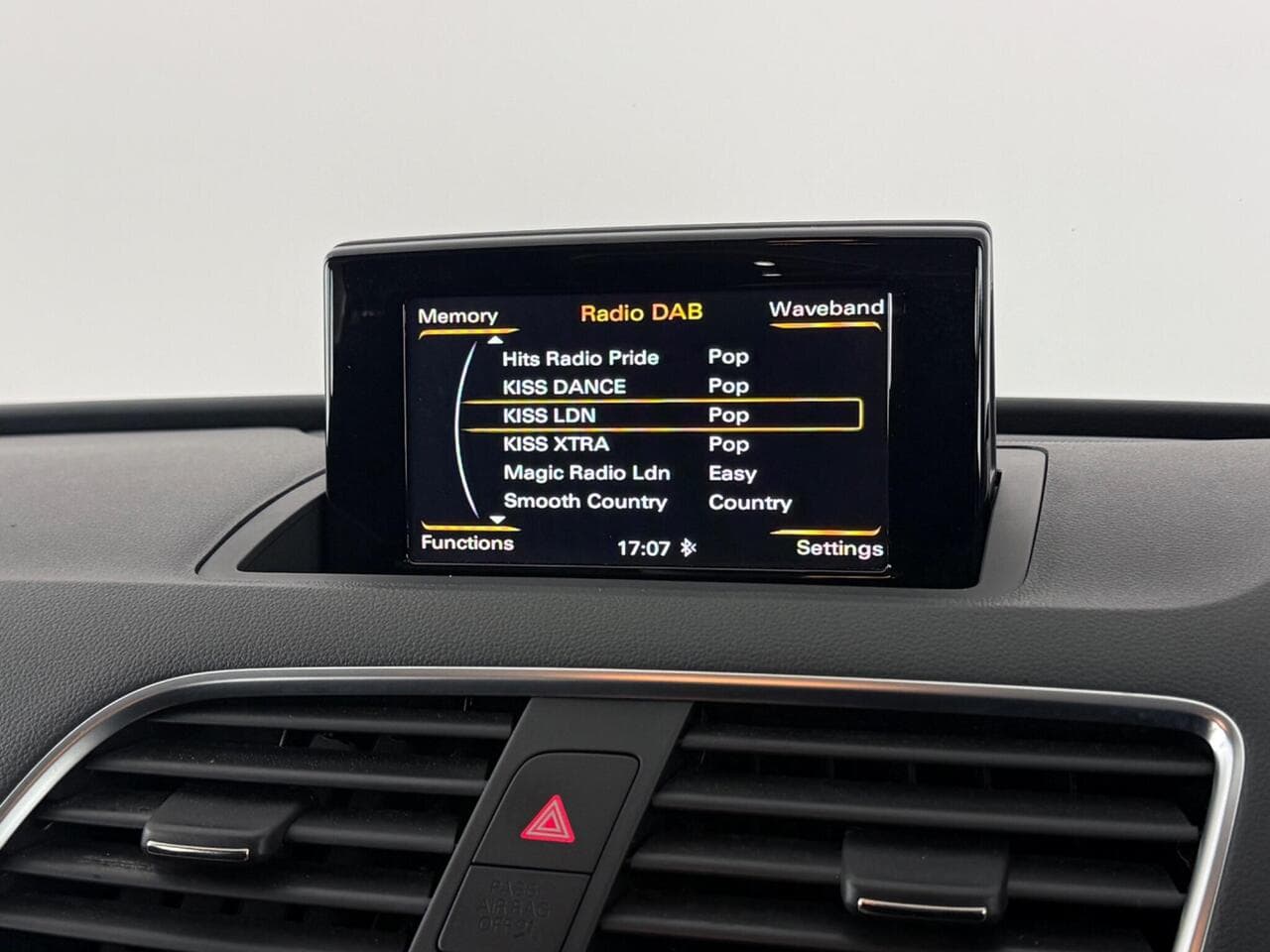 Audi Q3 thumbnail Infotainment System