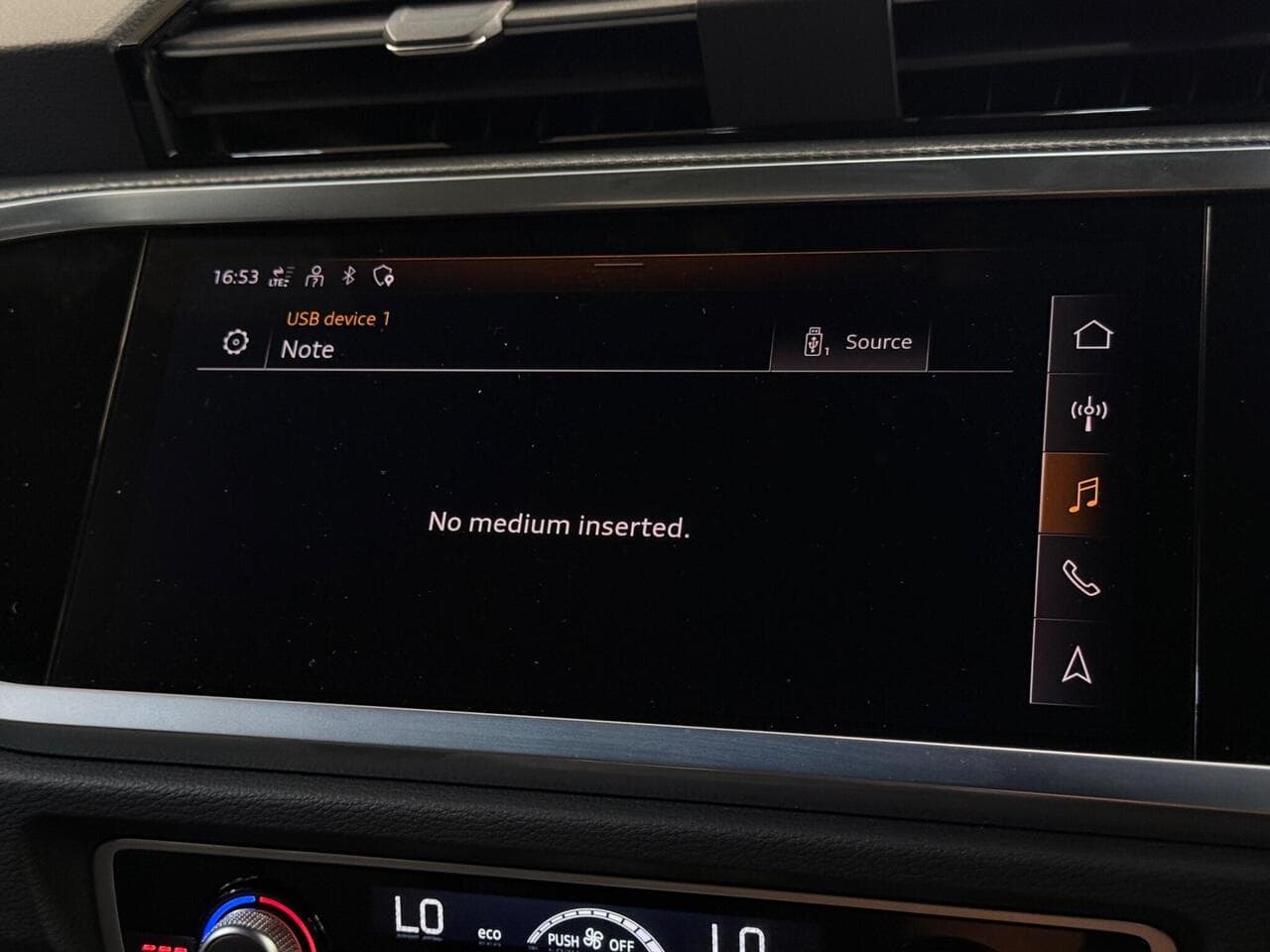 Audi Q3 thumbnail Infotainment System