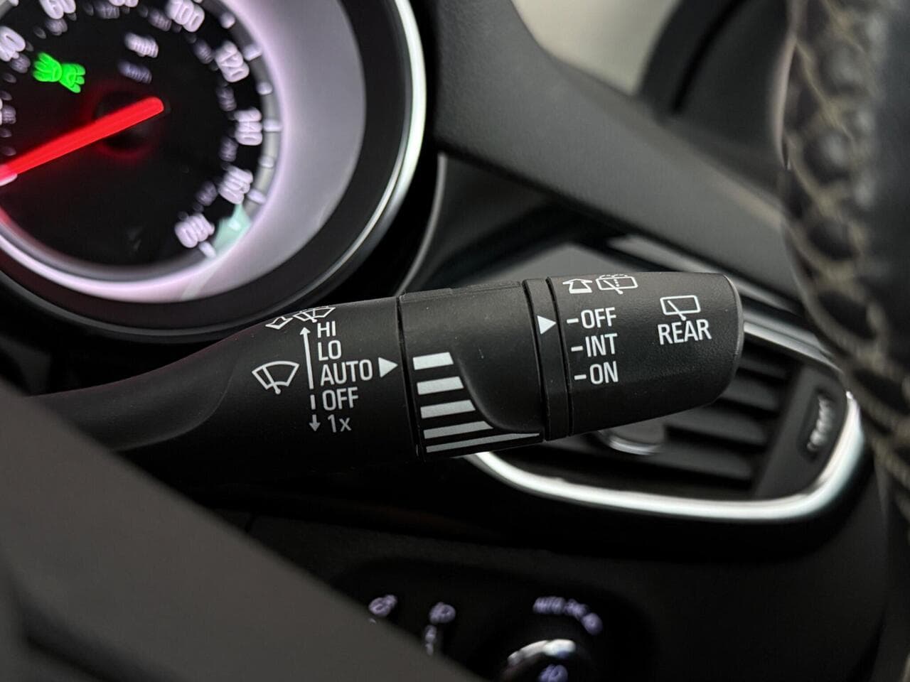 Vauxhall Astra thumbnail Misc Controls