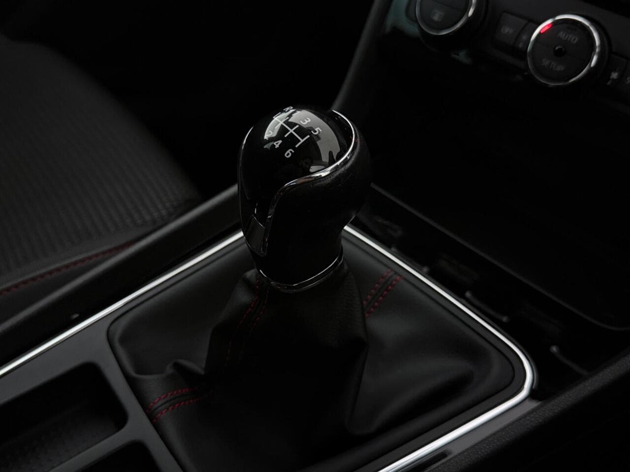 SEAT Leon thumbnail Interior Front