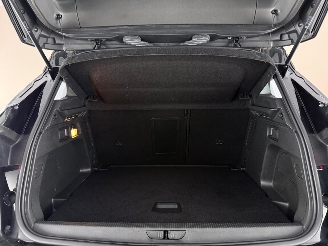 Vauxhall Grandland X thumbnail Boot