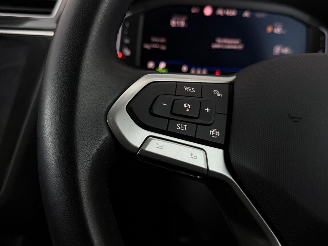Volkswagen Tiguan thumbnail Misc Controls