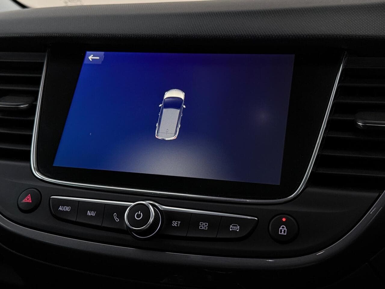 Vauxhall Crossland X thumbnail Infotainment System