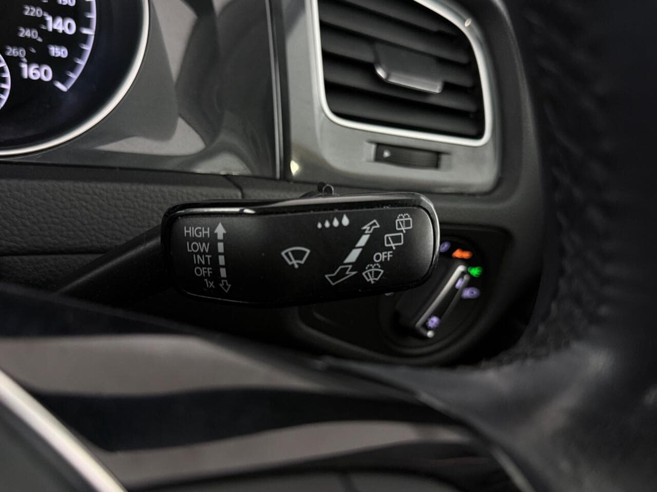 Volkswagen Golf thumbnail Misc Controls