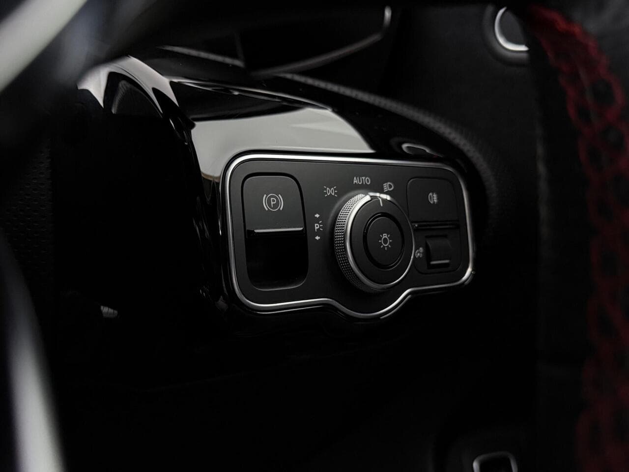 Mercedes-Benz A Class thumbnail Misc Controls