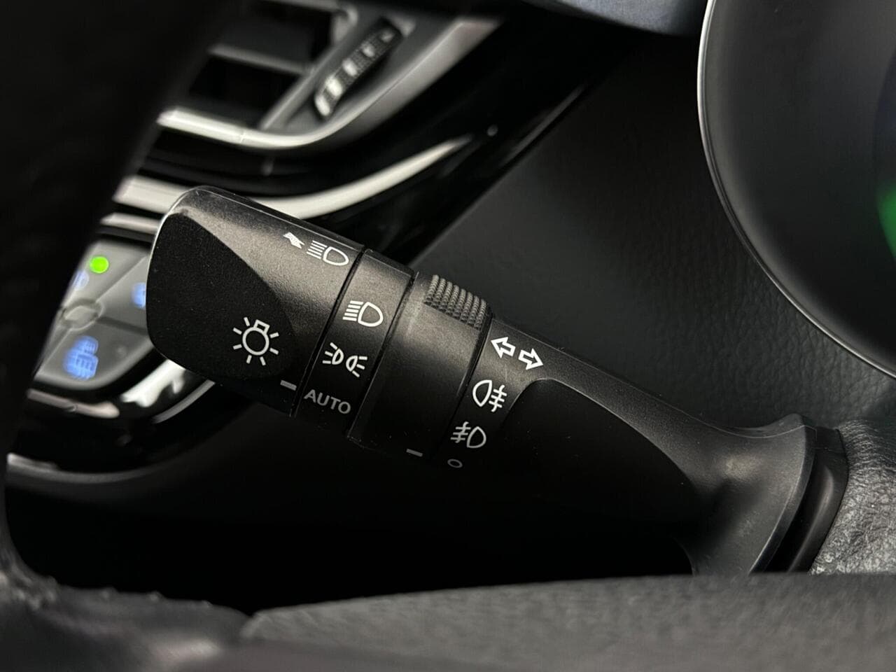 Toyota C-HR thumbnail Misc Controls