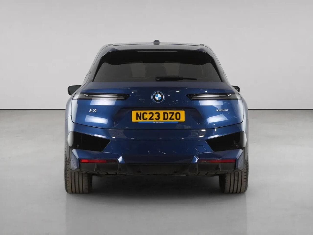 BMW iX thumbnail Rear