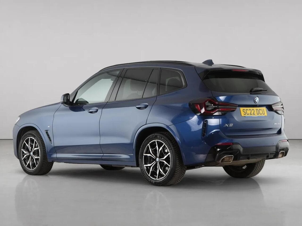 BMW X3 thumbnail Rear Left