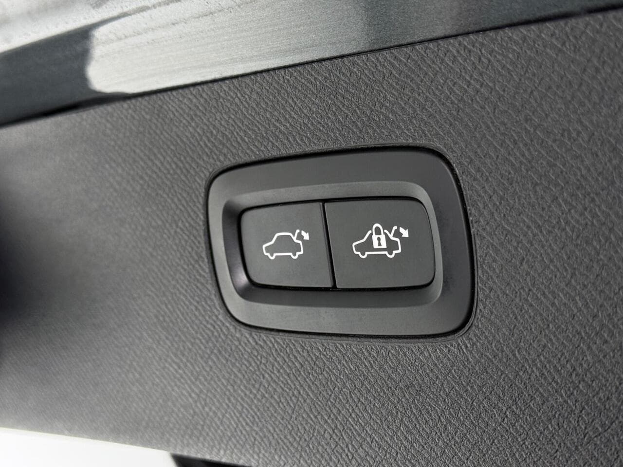 Volvo XC90 thumbnail Misc Controls