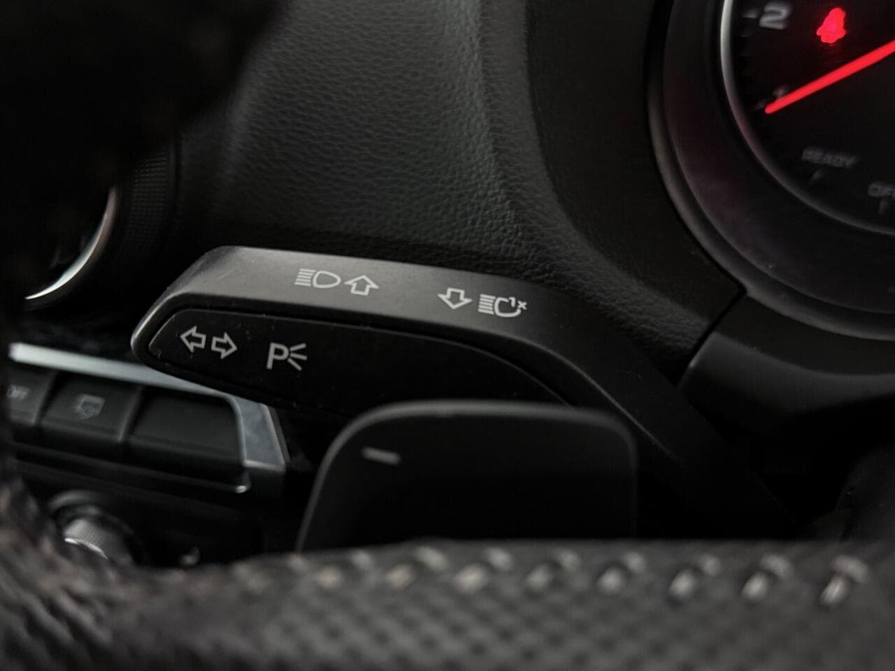 Audi Q2 thumbnail Misc Controls