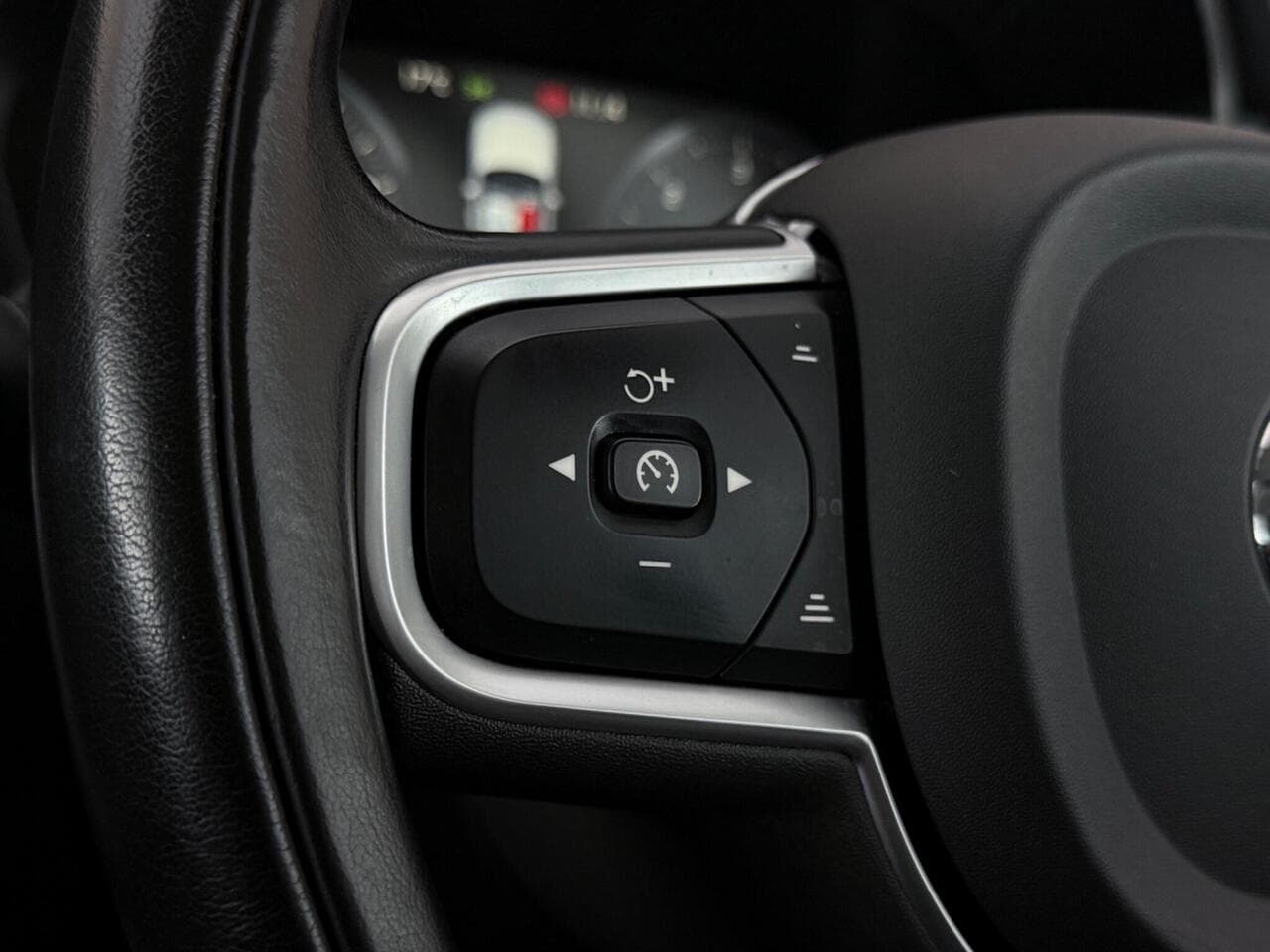 Volvo XC60 thumbnail Misc Controls