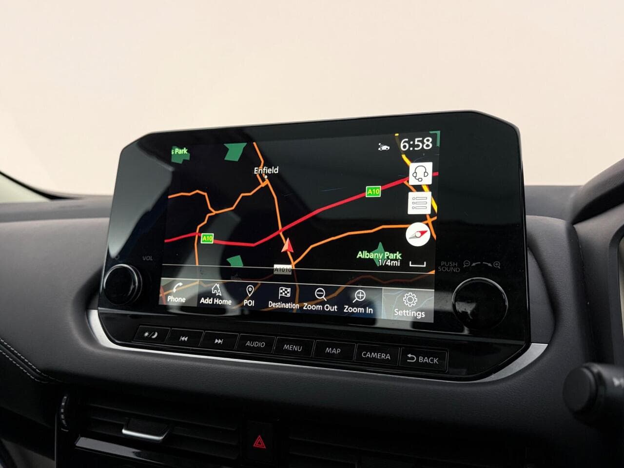 Nissan Qashqai thumbnail Infotainment System