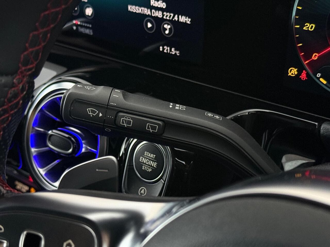 Mercedes-Benz GLA thumbnail Misc Controls