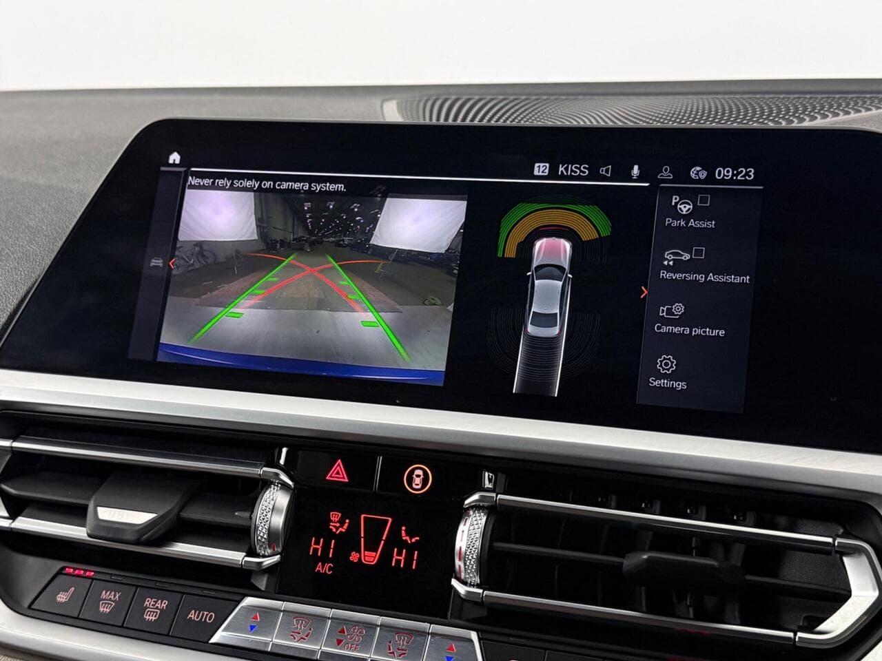 BMW 3 Series thumbnail Infotainment System