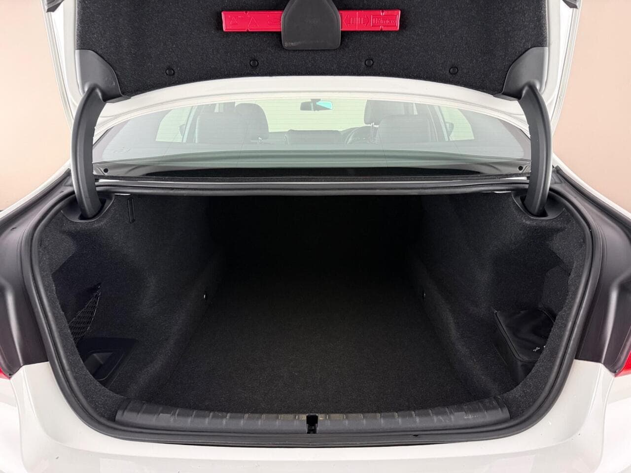 BMW 5 Series thumbnail Boot