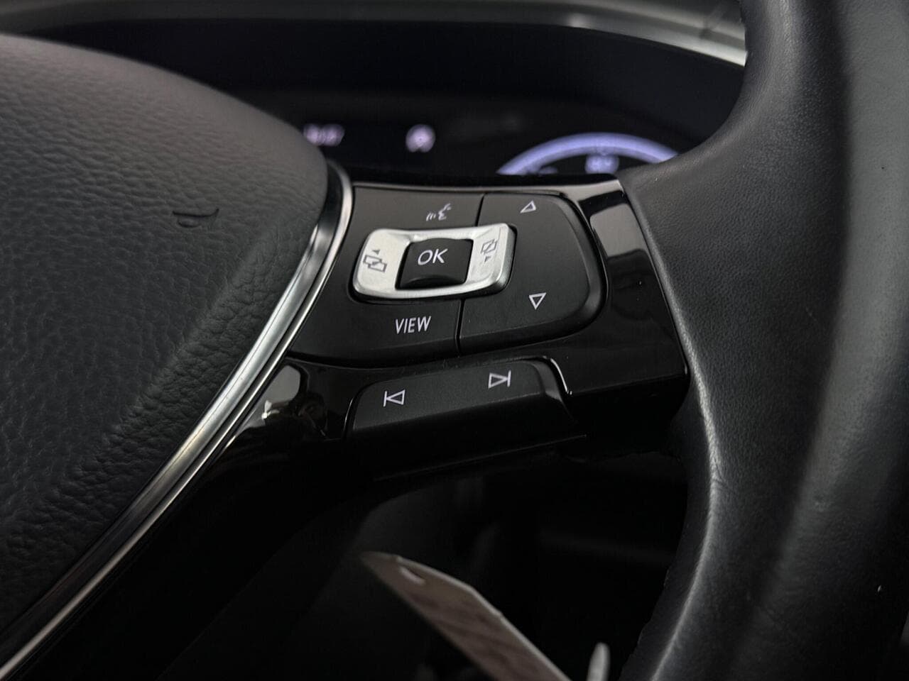 Volkswagen T-Roc thumbnail Misc Controls
