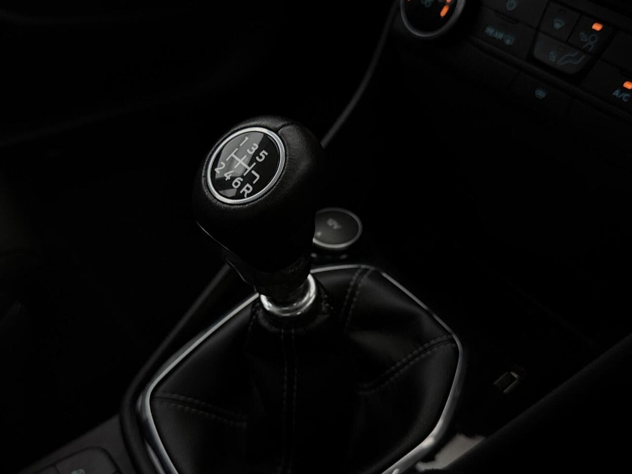 Ford Fiesta thumbnail Interior Front